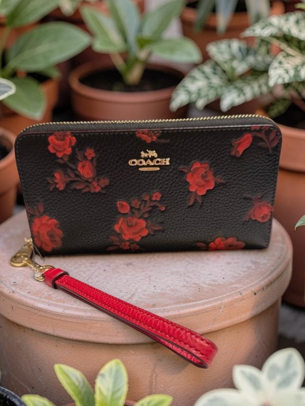 Coach genuine pebbled leather Black,Red Rose,zip,long Wallet gold raised logo